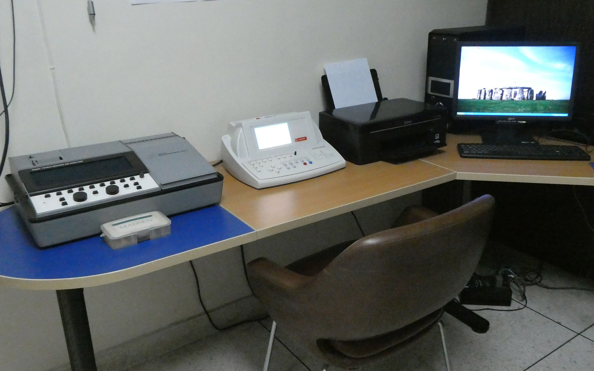 equipos-para-examen-auditivo-clinica-ival