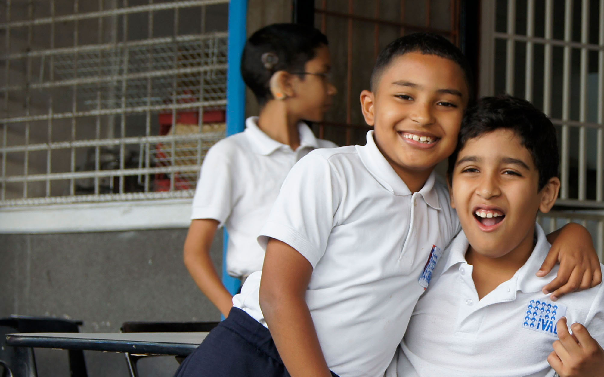 alumnos-en-recreo-escuela-ival