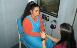 paciente-y-doctora-clinica-ival